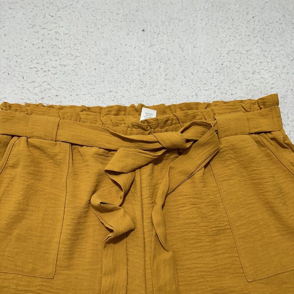 Retrology Women's XL Medallion Gold Yellow Paperbag Shorts 5" Inseam Tie Front - Picture 2 of 11